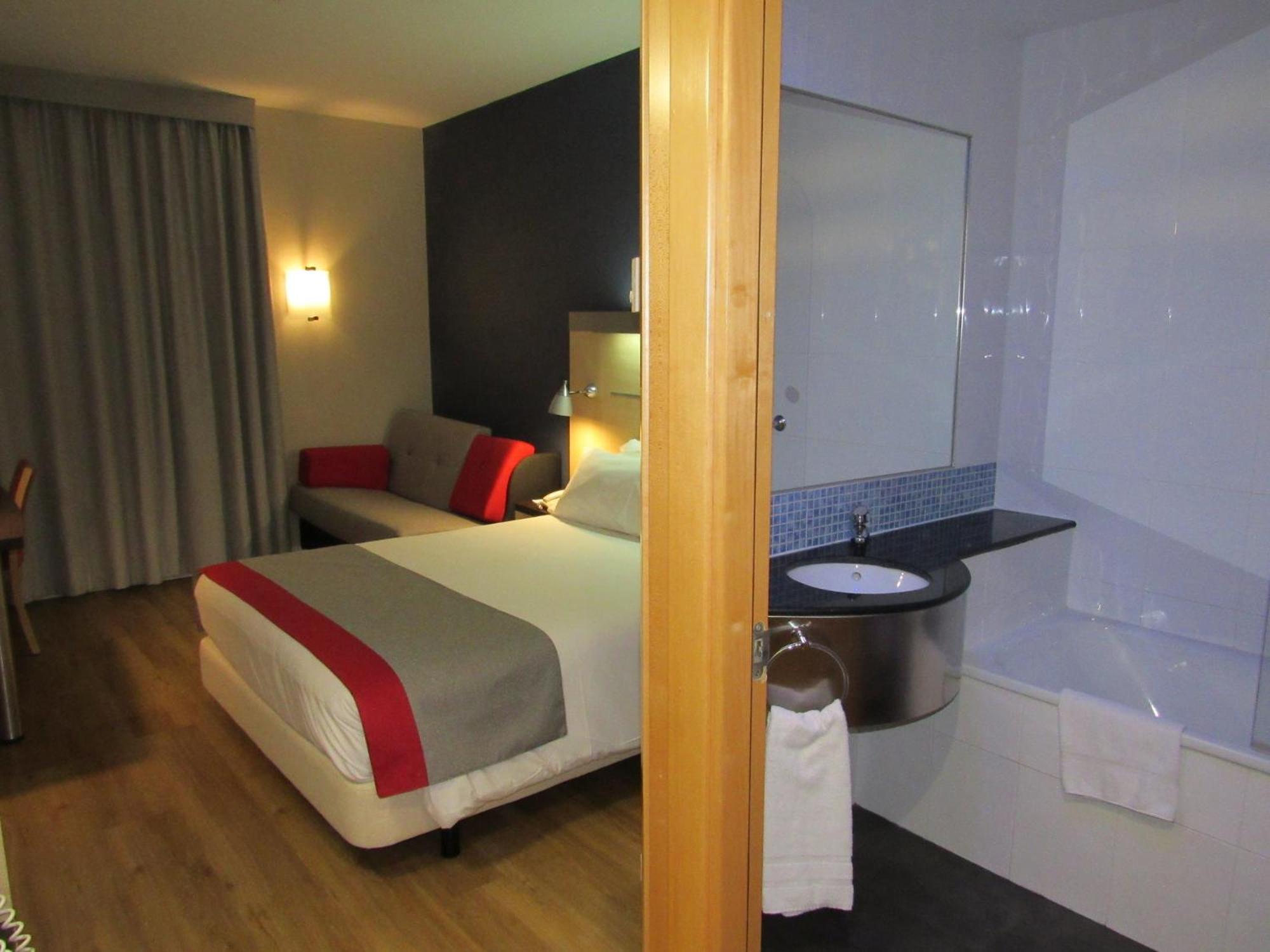 Holiday Inn Express Madrid-Getafe By Ihg Esterno foto